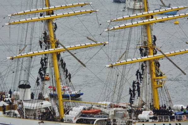 18 November 2015 - 10-02-07.jpg
Pretty much the same routine as when they were in Dartmouth in 2009. The crew of German sail training ship Gorch Fock takes to the skies and ascend the masts.
#GorchFockDartmouth #TallShipCrewUpMast